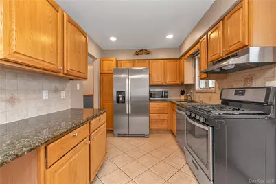 16 W 16th Street, Deer Park, NY 11729 - Photo 6