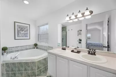 20 Chateau Drive, Manorville, NY 11949 - Photo 32