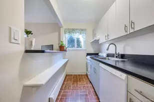 49 Mildred Pl, North Babylon, NY 11703 - Photo 10