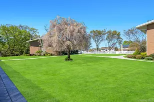 49 Mildred Pl, North Babylon, NY 11703 - Photo 22
