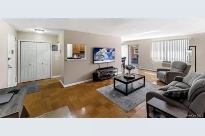 250 N Village Avenue #A24, Rockville Centre, NY 11570 - Photo 4