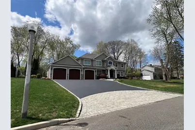 10 Kingfisher Drive, Smithtown, NY 11787 - Photo 2