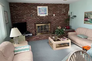 581 Grand Ave, Lindenhurst, NY 11757 - Photo 14