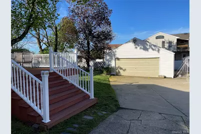 581 Grand Avenue, Lindenhurst, NY 11757 - Photo 30