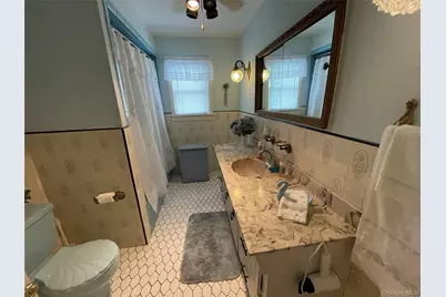 581 Grand Avenue, Lindenhurst, NY 11757 - Photo 16