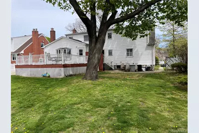 581 Grand Avenue, Lindenhurst, NY 11757 - Photo 2