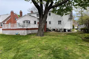 581 Grand Ave, Lindenhurst, NY 11757 - Photo 2