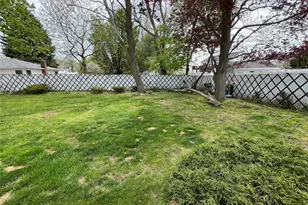 581 Grand Ave, Lindenhurst, NY 11757 - Photo 32