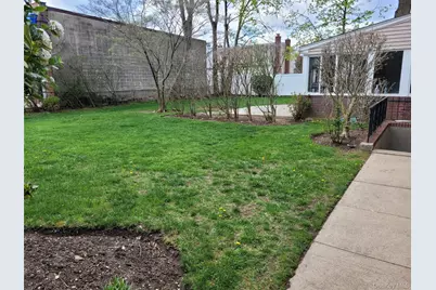 33 Nassau Boulevard, West Hempstead, NY 11552 - Photo 14