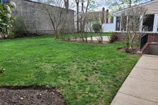 33 Nassau Blvd, West Hempstead, NY 11552 - Photo 14