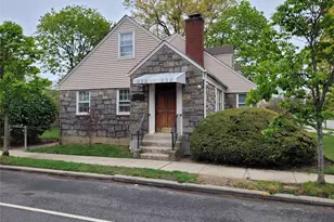33 Nassau Blvd, West Hempstead, NY 11552 - Photo 4
