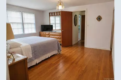 33 Nassau Boulevard, West Hempstead, NY 11552 - Photo 26