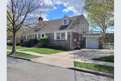 33 Nassau Boulevard, West Hempstead, NY 11552 - Photo 2