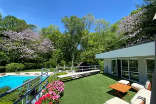 10 Cypress Point Dr, Purchase, NY 10577 - Photo 18