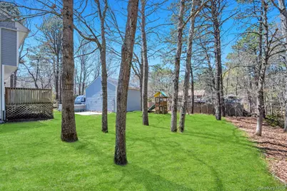 343 Oak Avenue, Flanders, NY 11901 - Photo 6