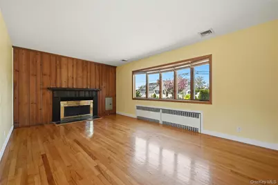 10 Bunny Lane, Amityville, NY 11701 - Photo 6