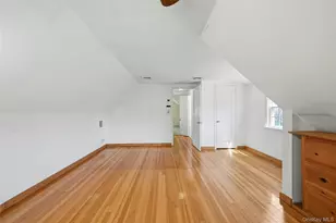 10 Bunny Ln, Amityville, NY 11701 - Photo 18