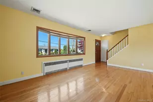 10 Bunny Ln, Amityville, NY 11701 - Photo 4