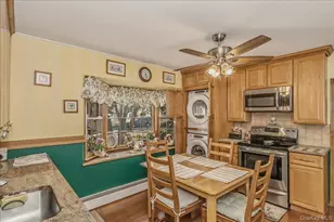 25 Summit Ln, Levittown, NY 11756 - Photo 8