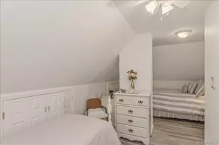 25 Summit Ln, Levittown, NY 11756 - Photo 16