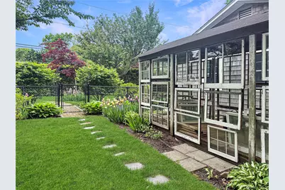 5 Maryland Boulevard, Hampton Bays, NY 11946 - Photo 28