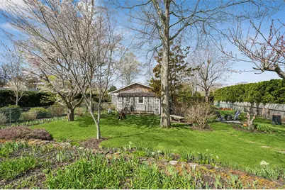 5 Maryland Boulevard, Hampton Bays, NY 11946 - Photo 24