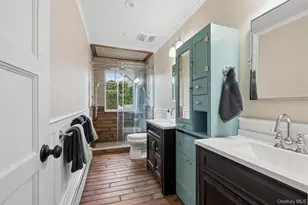 5 Maryland Blvd, Hampton Bays, NY 11946 - Photo 10
