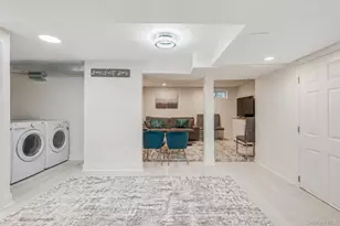 16 Riviera Pkwy, Lindenhurst, NY 11757 - Photo 26