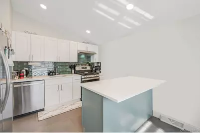16 Riviera Parkway, Lindenhurst, NY 11757 - Photo 10