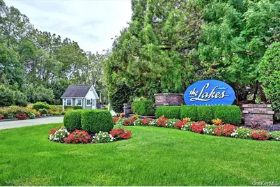 113 Erin Lane, East Setauket, NY 11733 - Photo 4