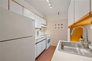 67-87 Booth St, Forest Hills, NY 11375 - Photo 12