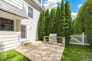 299 Narrow Ln, Southampton, NY 11968 - Photo 14