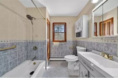 61 Crestwood Drive, Huntington Station, NY 11746 - Photo 16