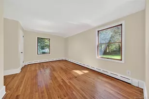 61 Crestwood Dr, Huntington Station, NY 11746 - Photo 12