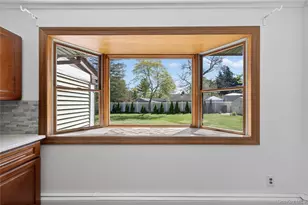 61 Crestwood Dr, Huntington Station, NY 11746 - Photo 28