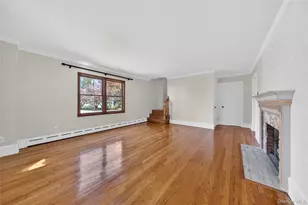 61 Crestwood Dr, Huntington Station, NY 11746 - Photo 8