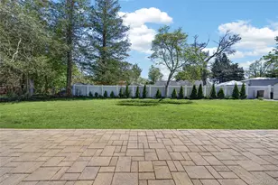 61 Crestwood Dr, Huntington Station, NY 11746 - Photo 34