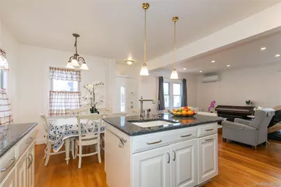 1067 Theodora Street, Franklin Square, NY 11010 - Photo 8
