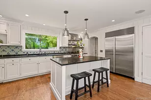224 Old Colony Rd, Hartsdale, NY 10530 - Photo 16