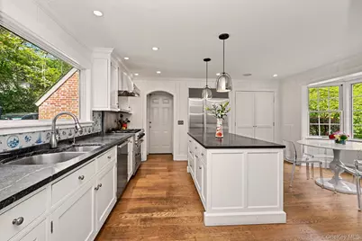 224 Old Colony Road, Hartsdale, NY 10530 - Photo 14