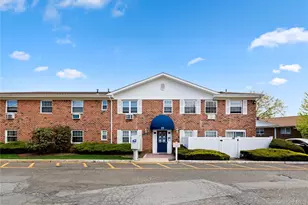 460 Old Town Rd, Port Jefferson Station, NY 11776 - Photo 2