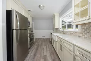 21 Homer Pl, Poughkeepsie, NY 12603 - Photo 10
