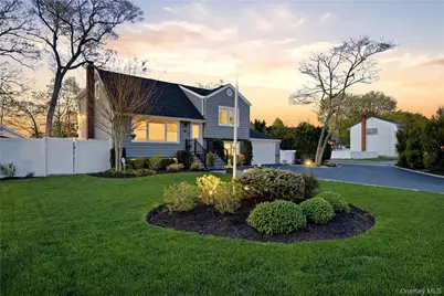237 Woodlawn Avenue, Saint James, NY 11780 - Photo 2