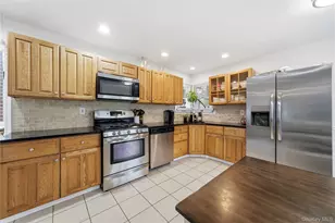 237 Woodlawn Ave, Saint James, NY 11780 - Photo 8