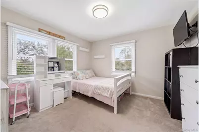 237 Woodlawn Avenue, Saint James, NY 11780 - Photo 16