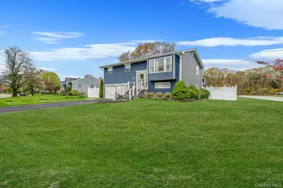110 Stephen Road, Bayport, NY 11705 - Photo 2