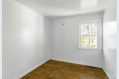 135 Corwin Street, Greenport, NY 11944 - Photo 6