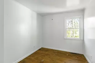 135 Corwin St, Greenport, NY 11944 - Photo 6