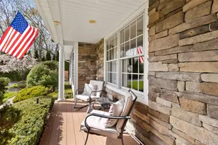 251 Oakwood Rd, Oakdale, NY 11769 - Photo 4