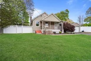 81 Steuben Blvd, Nesconset, NY 11767 - Photo 2
